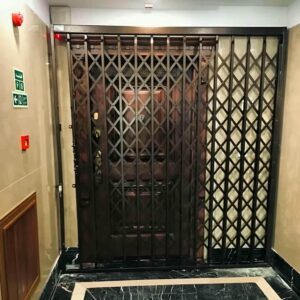 accordion - door - protection - apartment - aed راهنمای جامع خرید درب آکاردئونی