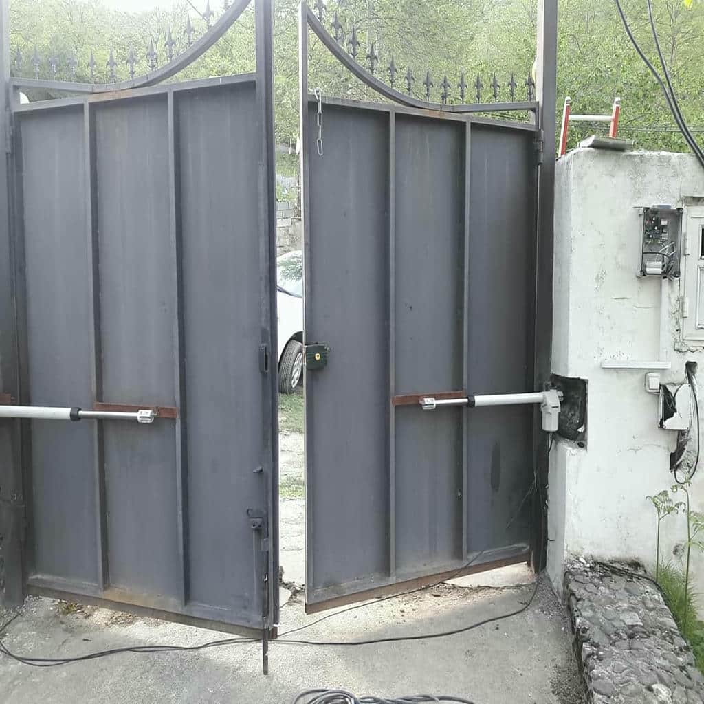 جک درب پارکینگ در بندر انزلی