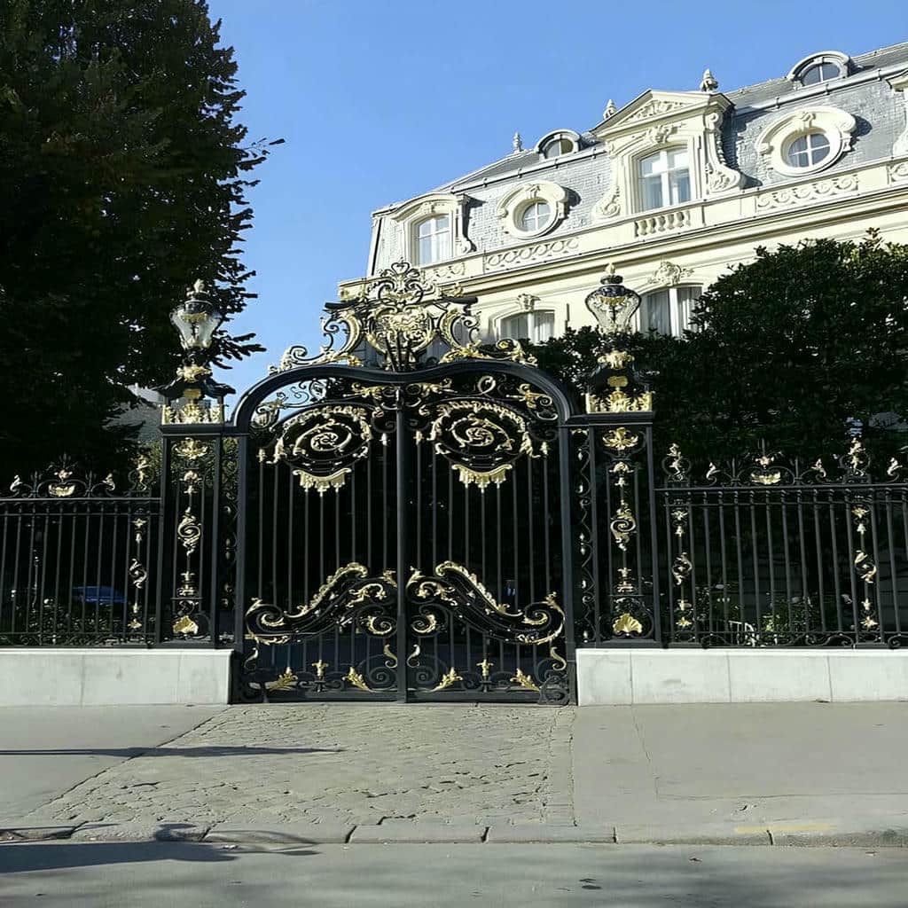 درب حیاط در هشتگرد