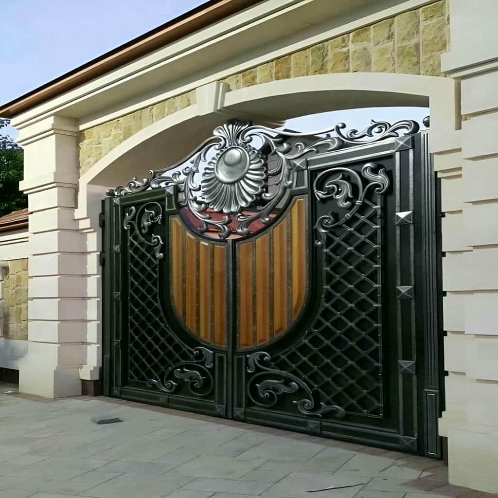 نصب درب حیاط فلزی ساده در نسیم شهر