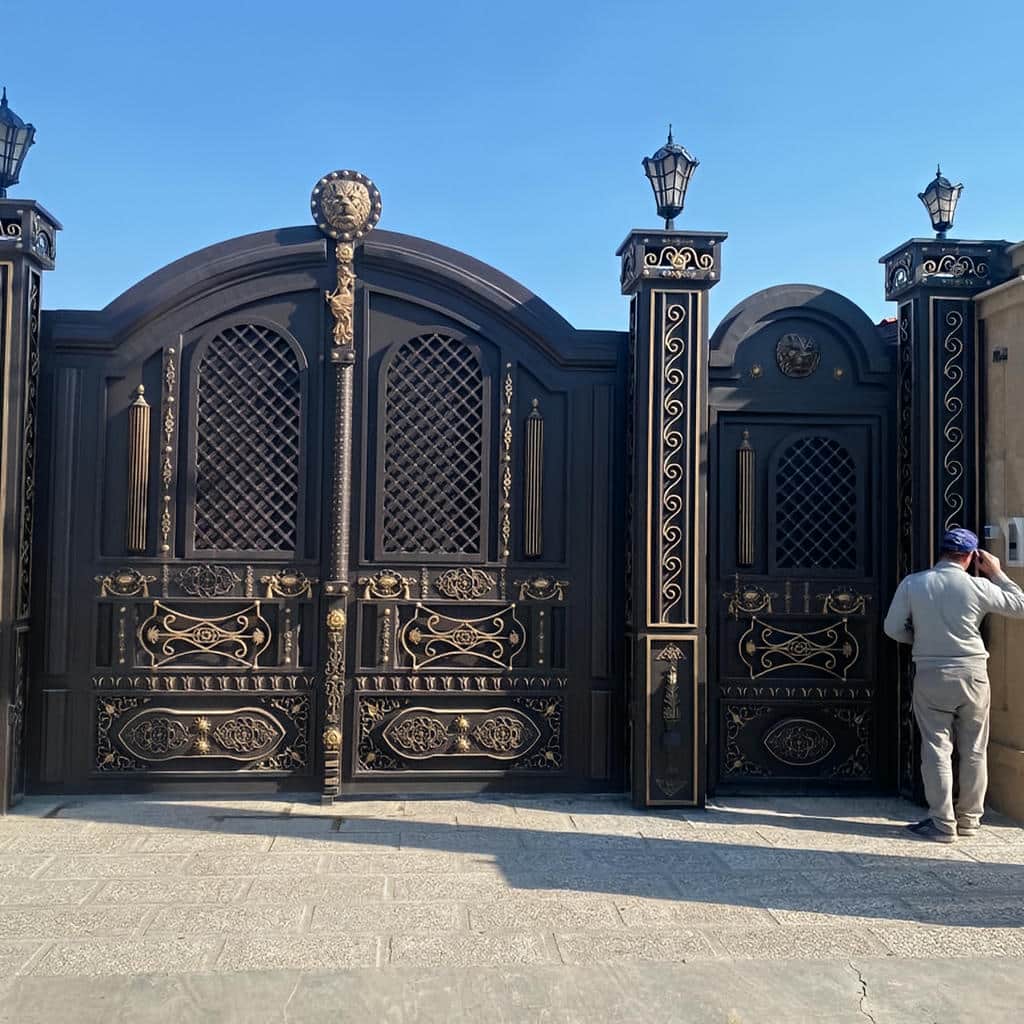 قیمت درب حیاط سفارشی سازی ابعاد در همدان