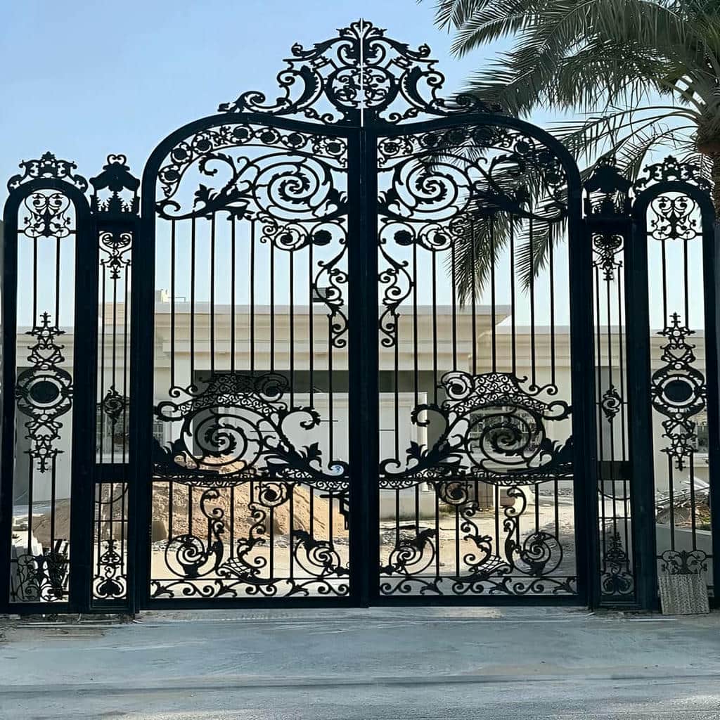 درب حیاط در آبسرد