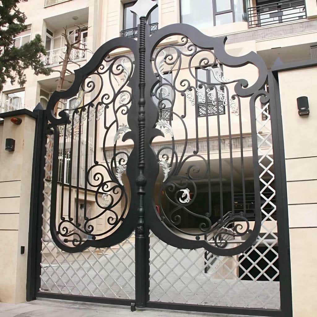 درب حیاط در سبزوار
