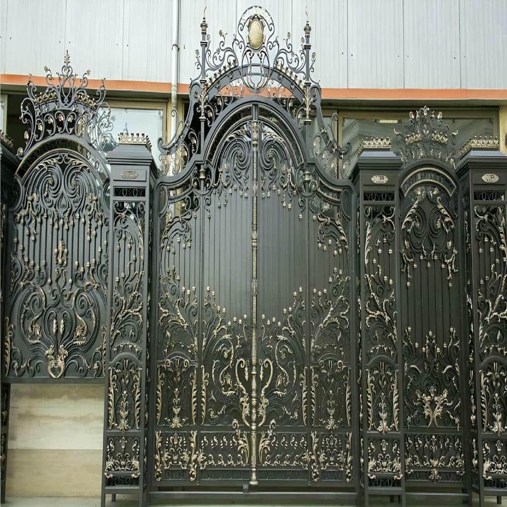درب حیاط در فشم