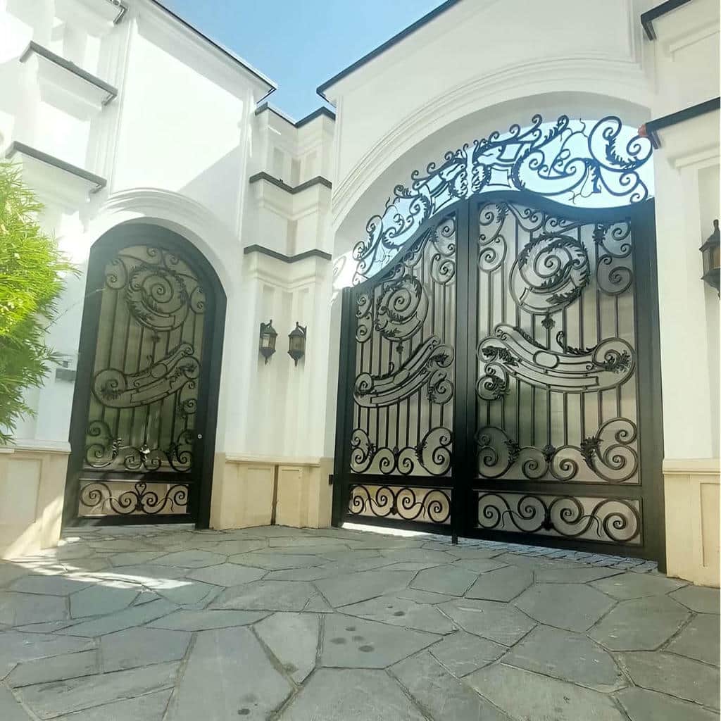 قیمت درب حیاط فلزی ساده در همدان