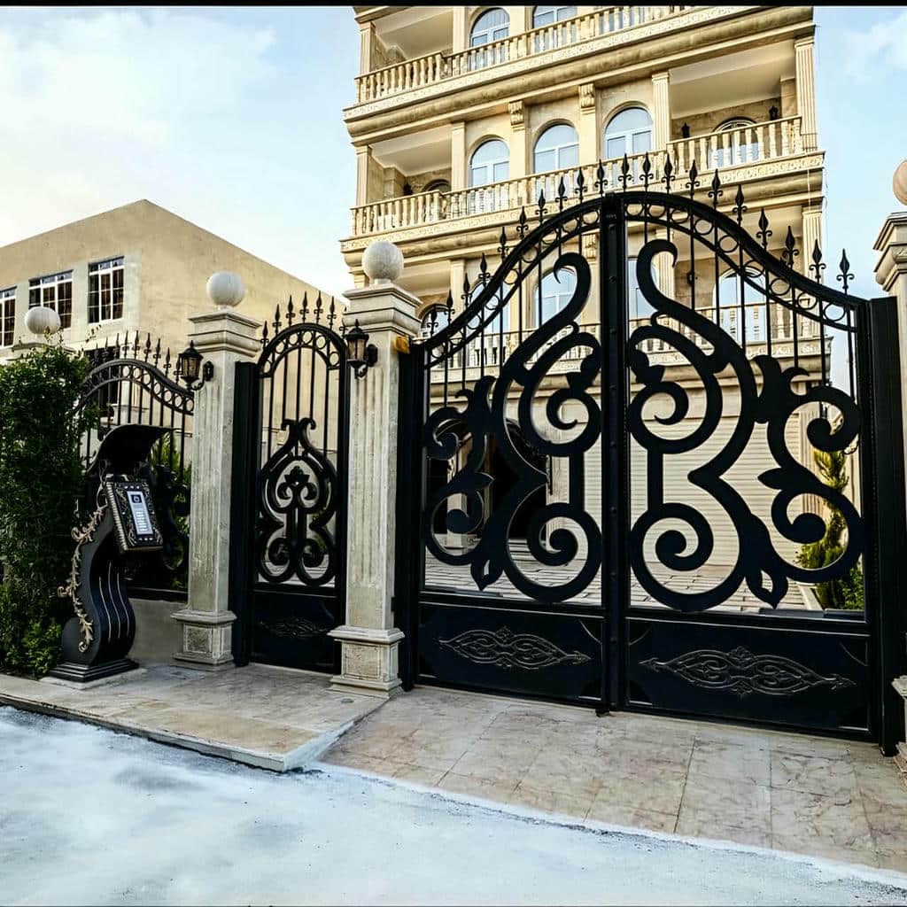 درب حیاط در کاشان