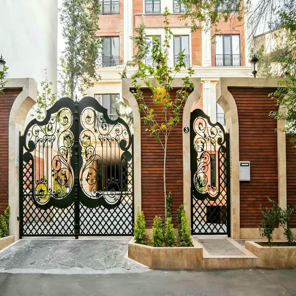 خرید درب حیاط فرفورژه کلاسیک در اشتهارد