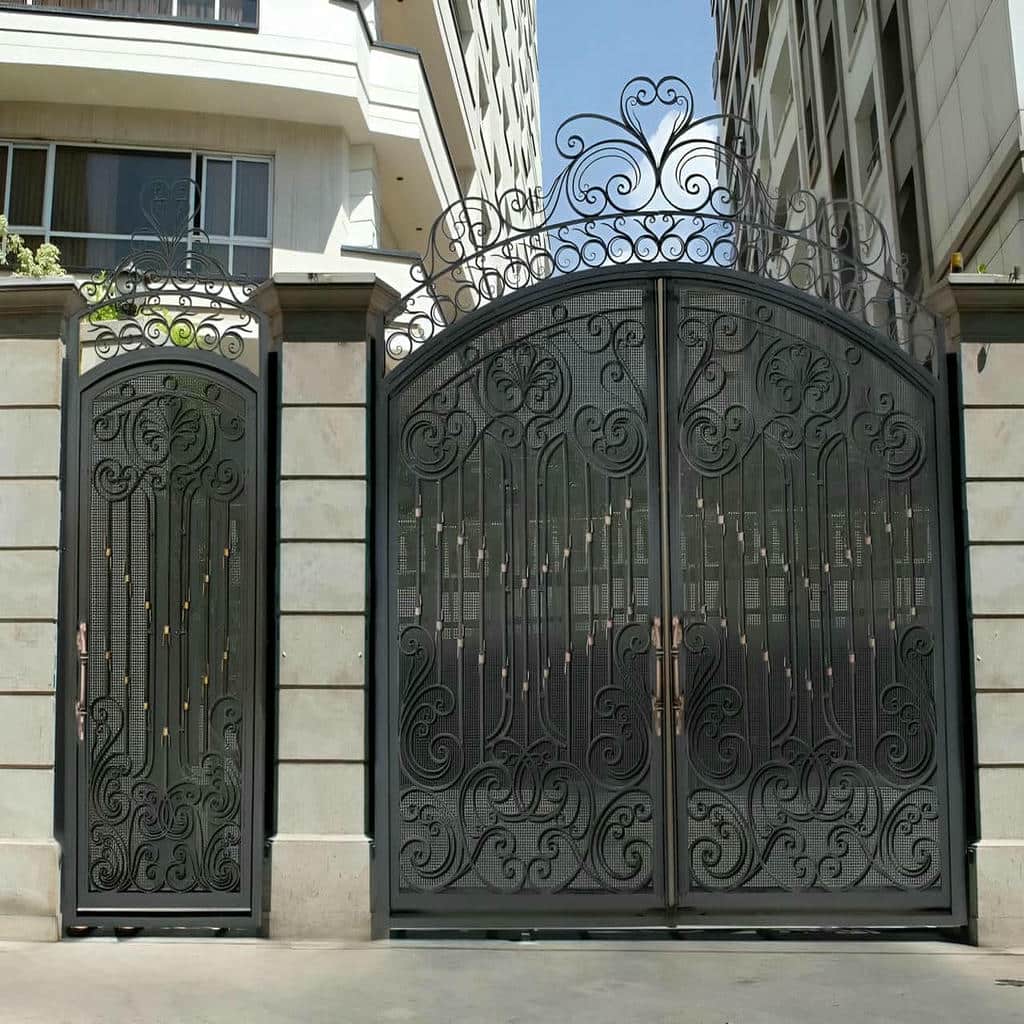 خرید درب حیاط فرفورژه کلاسیک در عظیمیه کرج