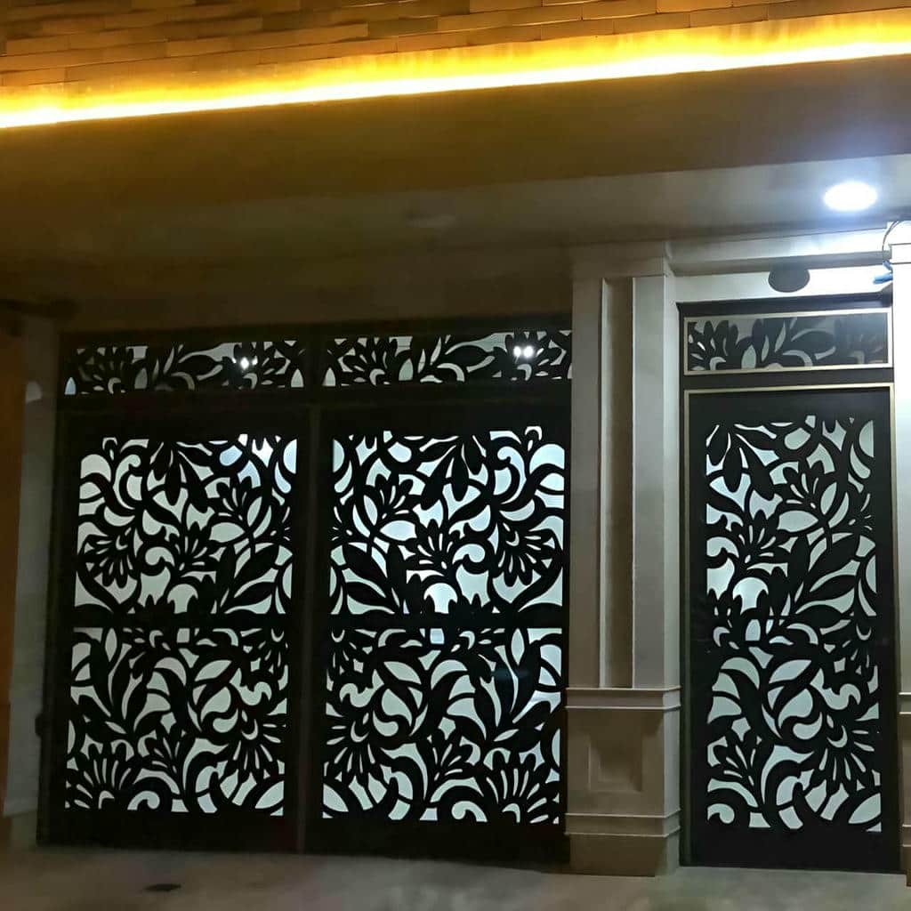 نصب درب حیاط فلزی ساده در پردیس