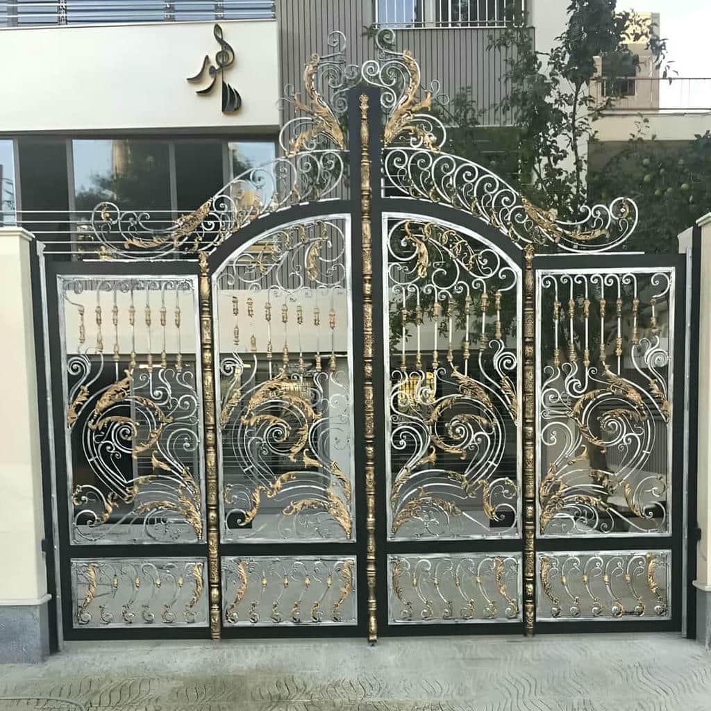 نصب درب حیاط فلزی ساده در کرمانشاه