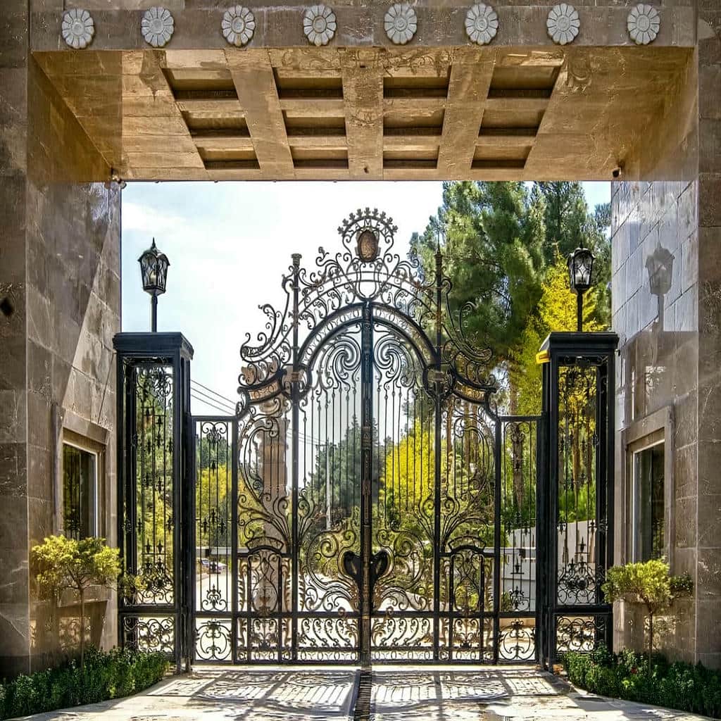 درب حیاط در نسیم شهر