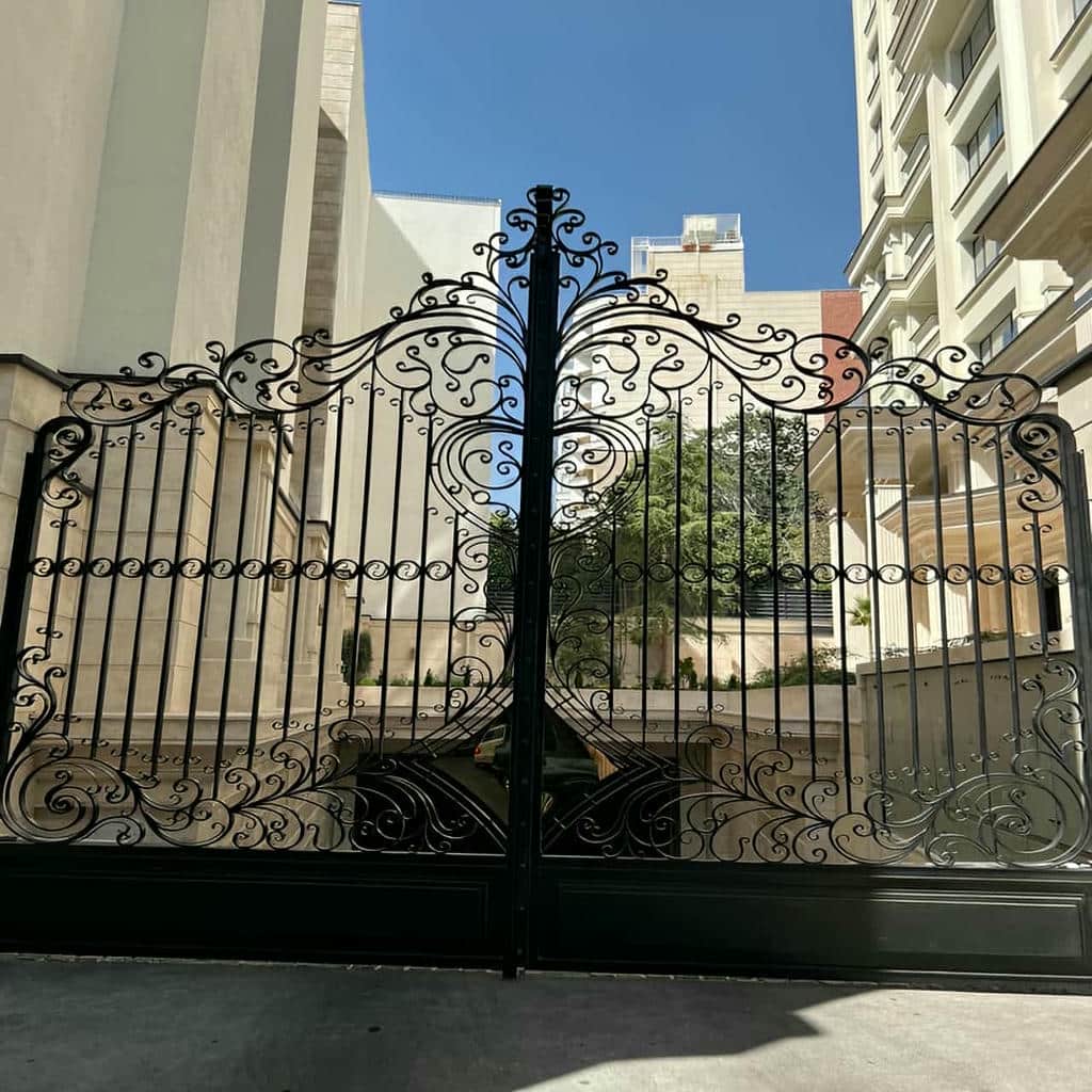 نصب درب حیاط ویلایی مدرن در اراک