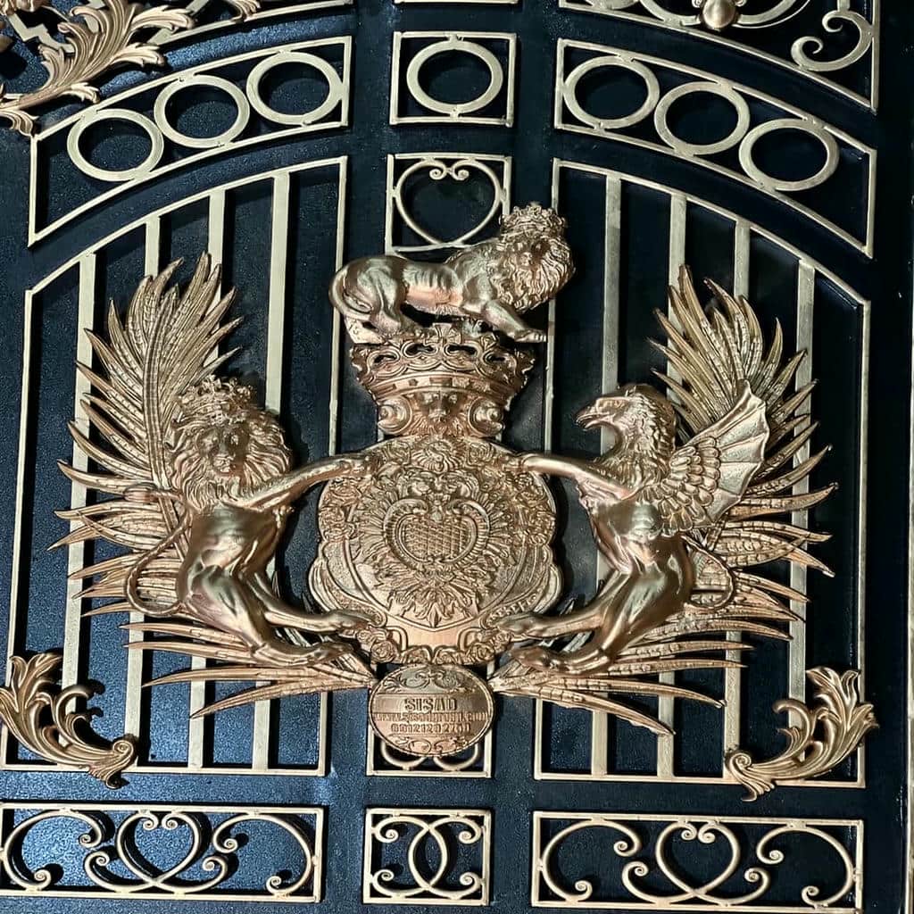 درب حیاط در محمودآباد