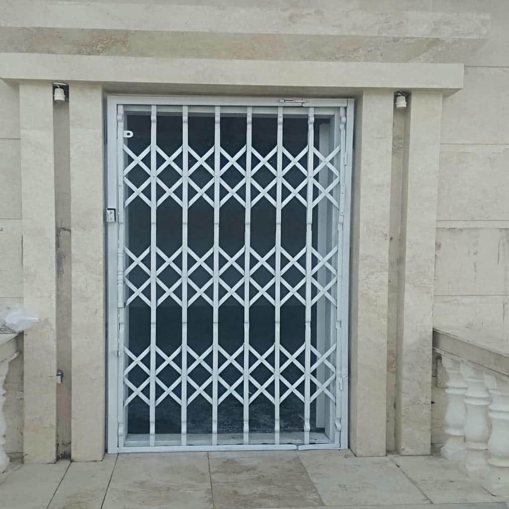 درب آکاردئونی فلزی در نیشابور