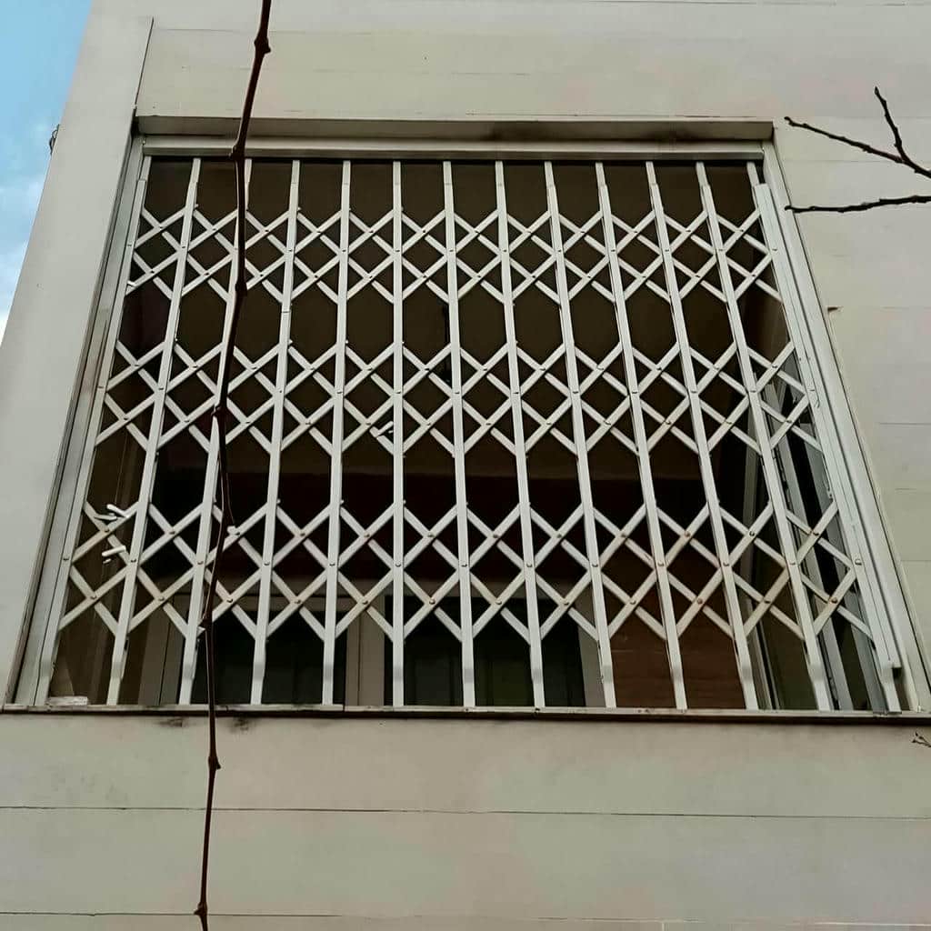 نصب درب آکاردئونی فلزی چهارگل در اراک