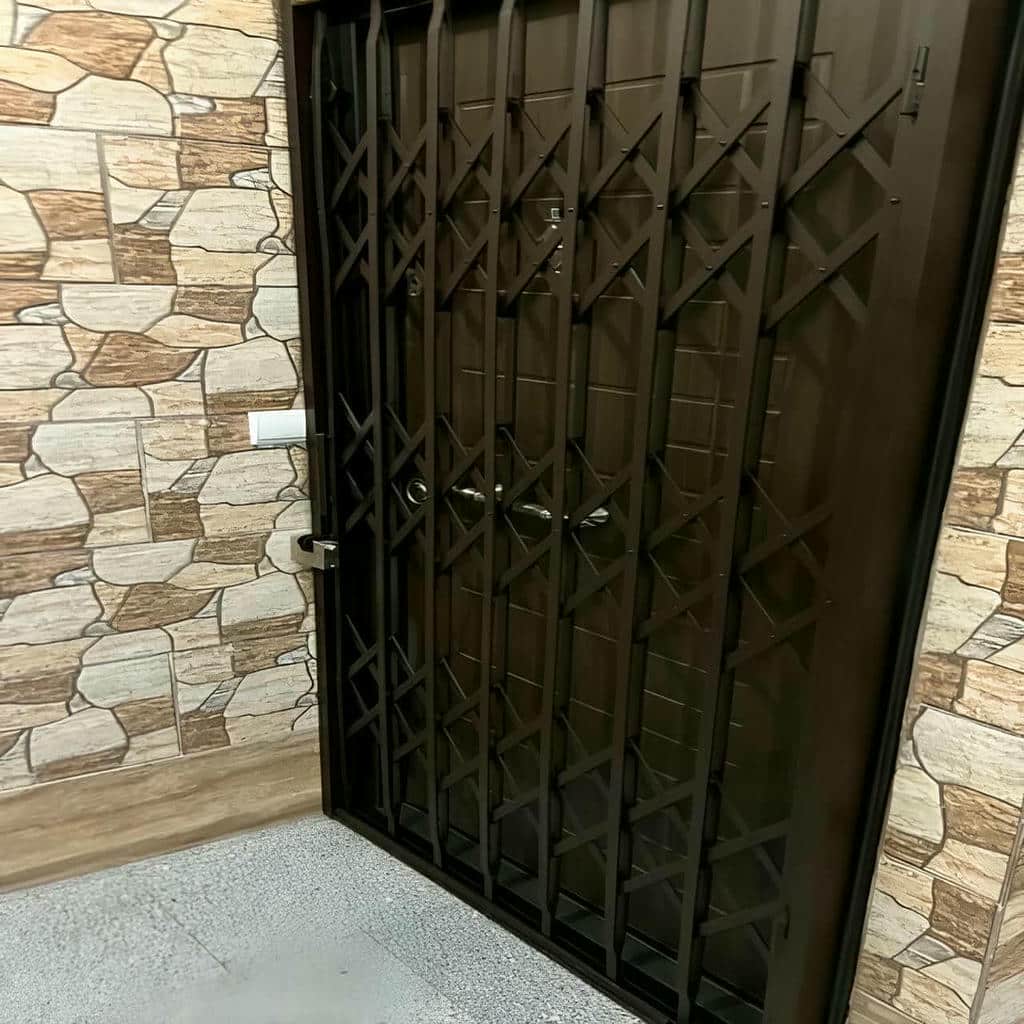 خرید درب آکاردئونی فلزی ضدبرش در آبادان