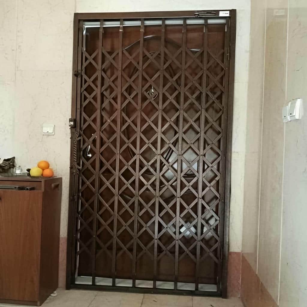 درب آکاردئونی فلزی در فشم