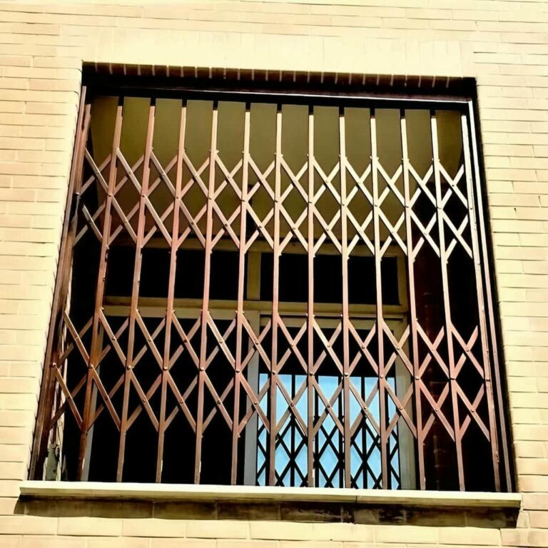 accordion-door-protection-apartment-apu درب آکاردئونی فلزی در بابل