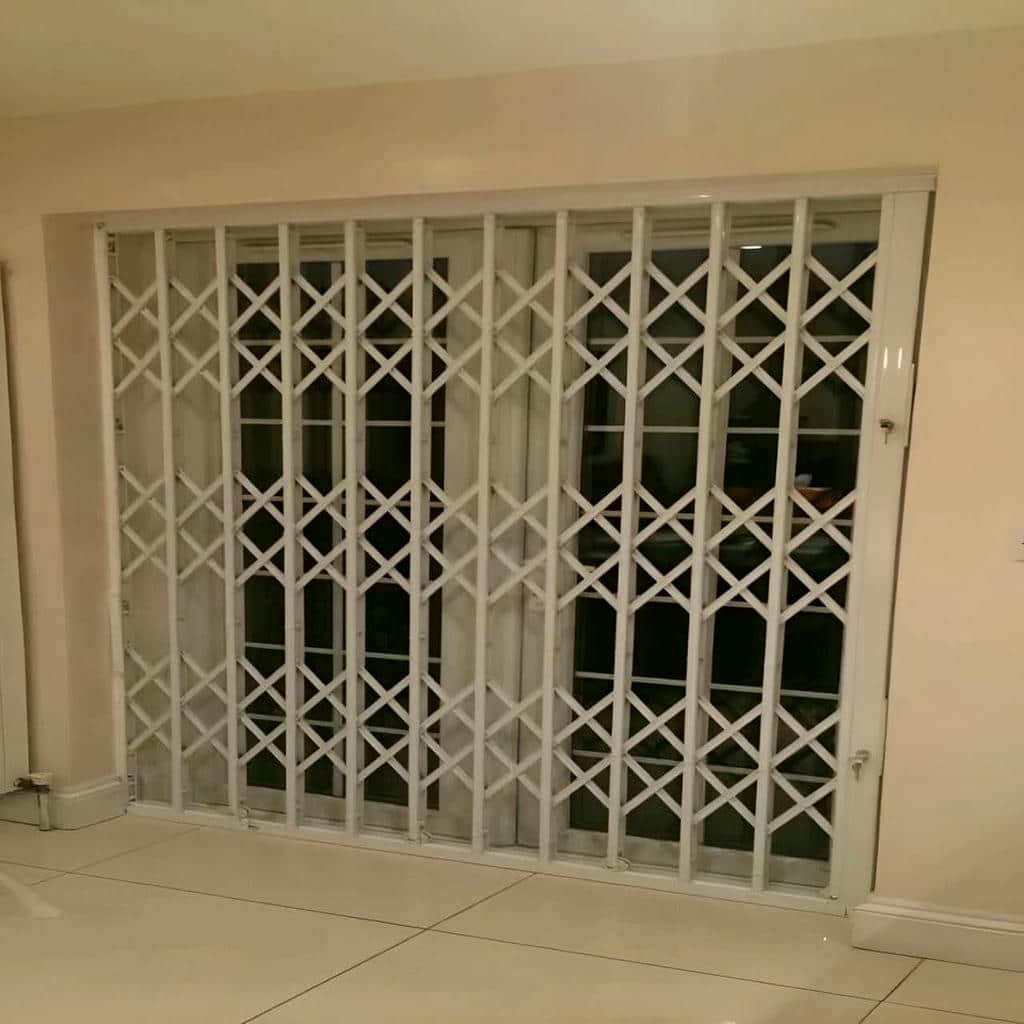 نصب درب آکاردئونی فلزی چهارگل در استان مازندران