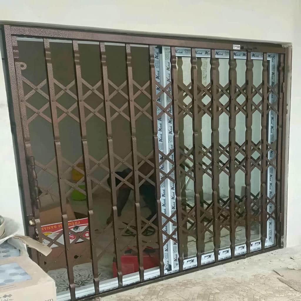 خرید درب آکاردئونی فلزی ضدبرش در تبریز