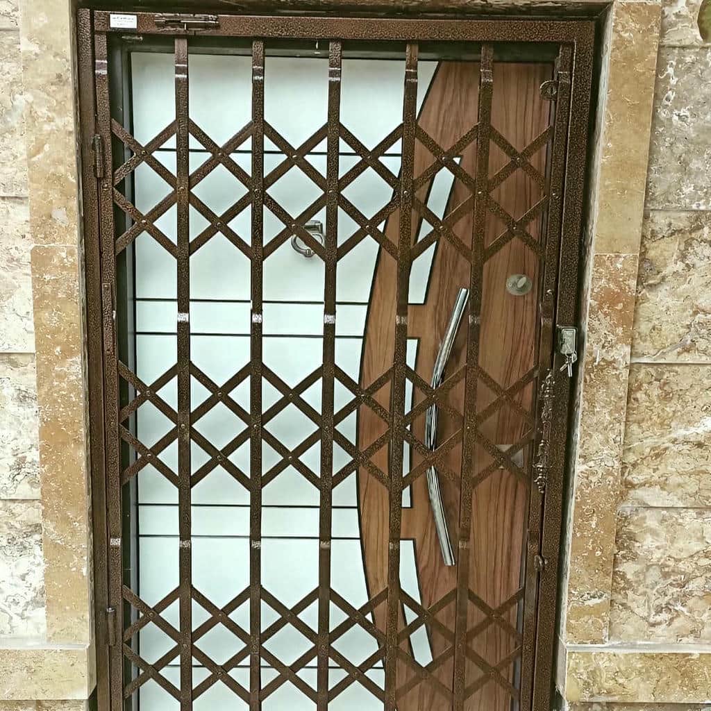 نصب درب آکاردئونی فلزی چهارگل در رشت