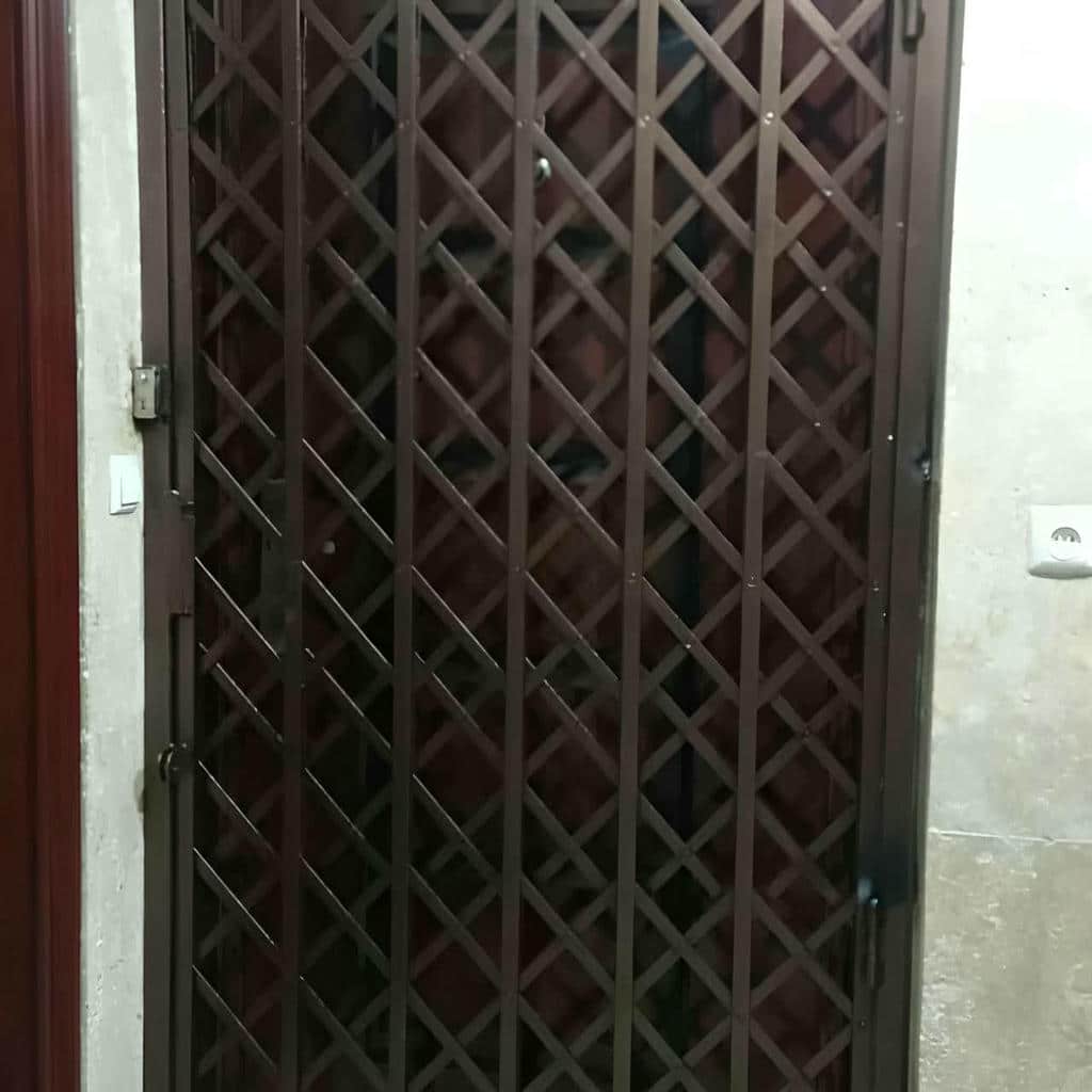 نصب درب آکاردئونی فلزی چهارگل در کیش