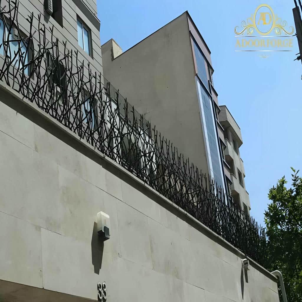 نصب حفاظ شاخ گوزنی دیوار ساختمان میلگرد تقویت شده در کرمان