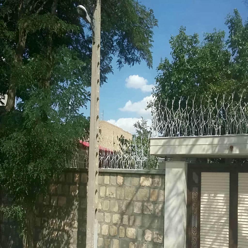 حفاظ شاخ گوزنی دیوار ساختمان در چابهار