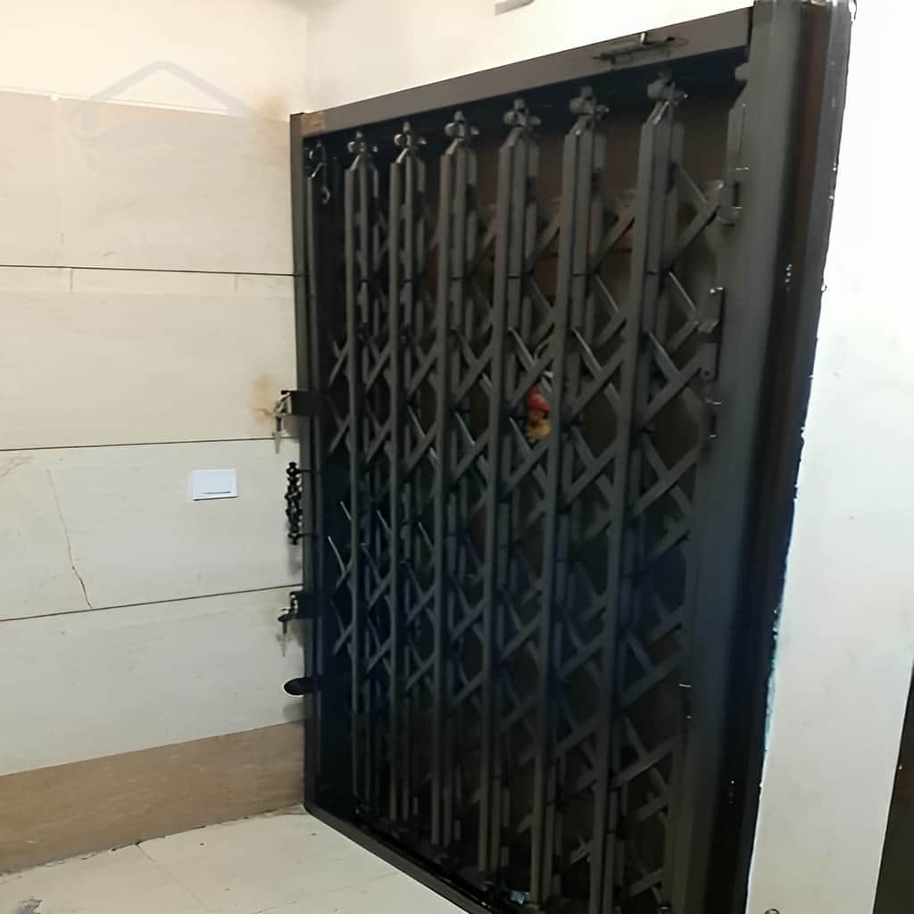 درب آکاردئونی با جوشکاری تمیز اتصالات