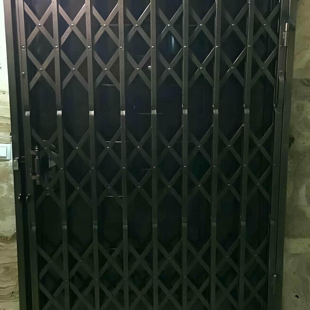 حفاظ خانه در زمان سفر با حفاظ دیوار متراکم