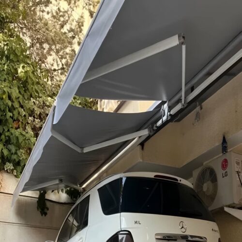 سایبان برقی با پارچه ضد آب روی بازوی فلزی چک لیست کاربردی خرید سایبان برقی پیش از سفارش