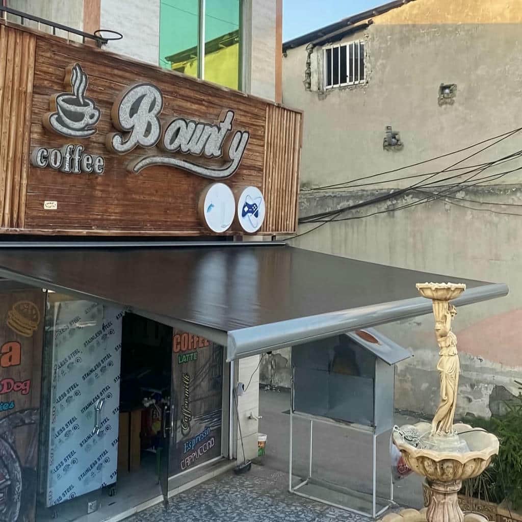 سایبان برقی ضد UV با فریم فلزی مقاوم سایبان برقی ضد UV با فریم فلزی مقاوم