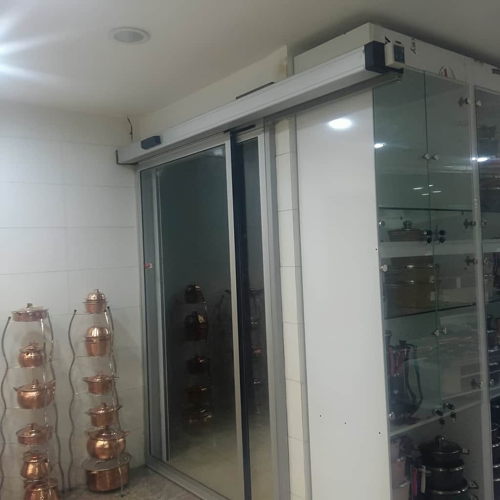 سفارش درب شیشه ای تلسکوپی برای ورودی پرتردد