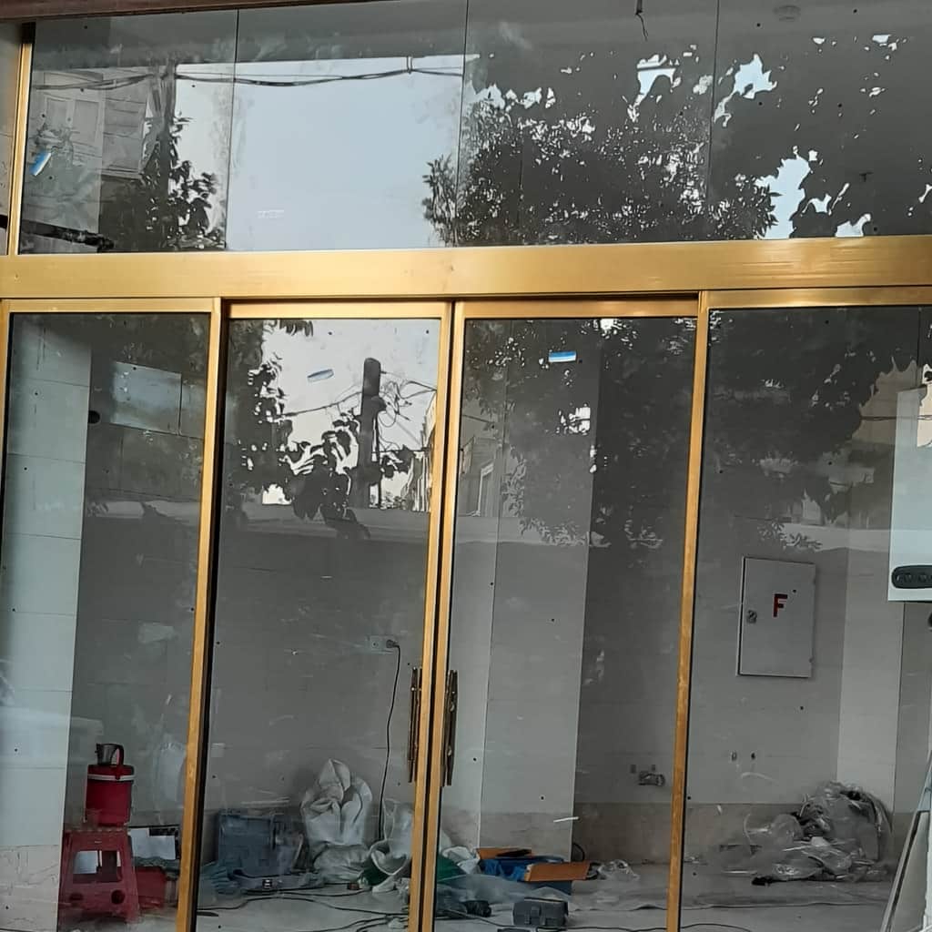 نصب درب اتوماتیک شیشه ای با ریل مقاوم