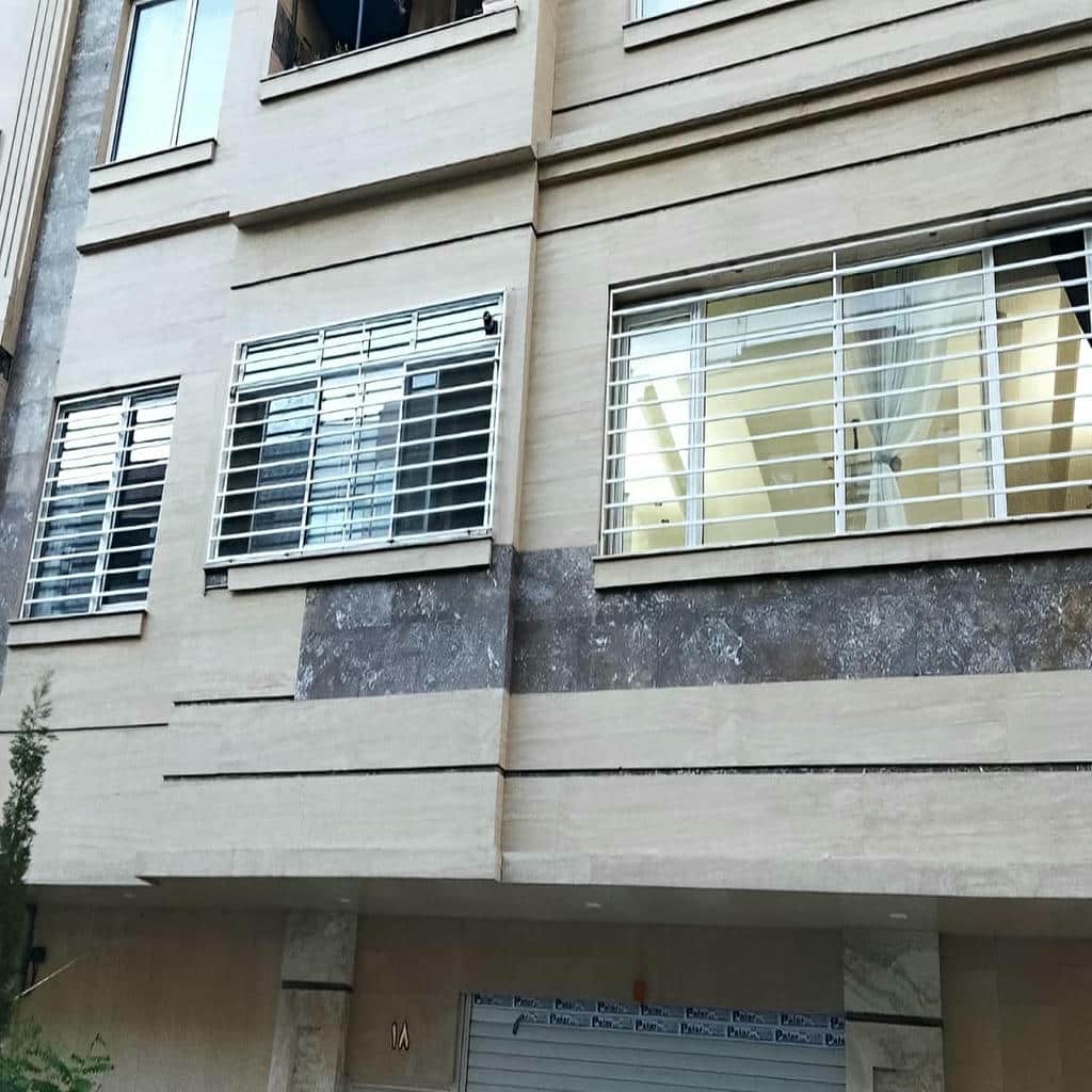 ایمنی حفاظ پنجره با لولای محکم و یراق مقاوم