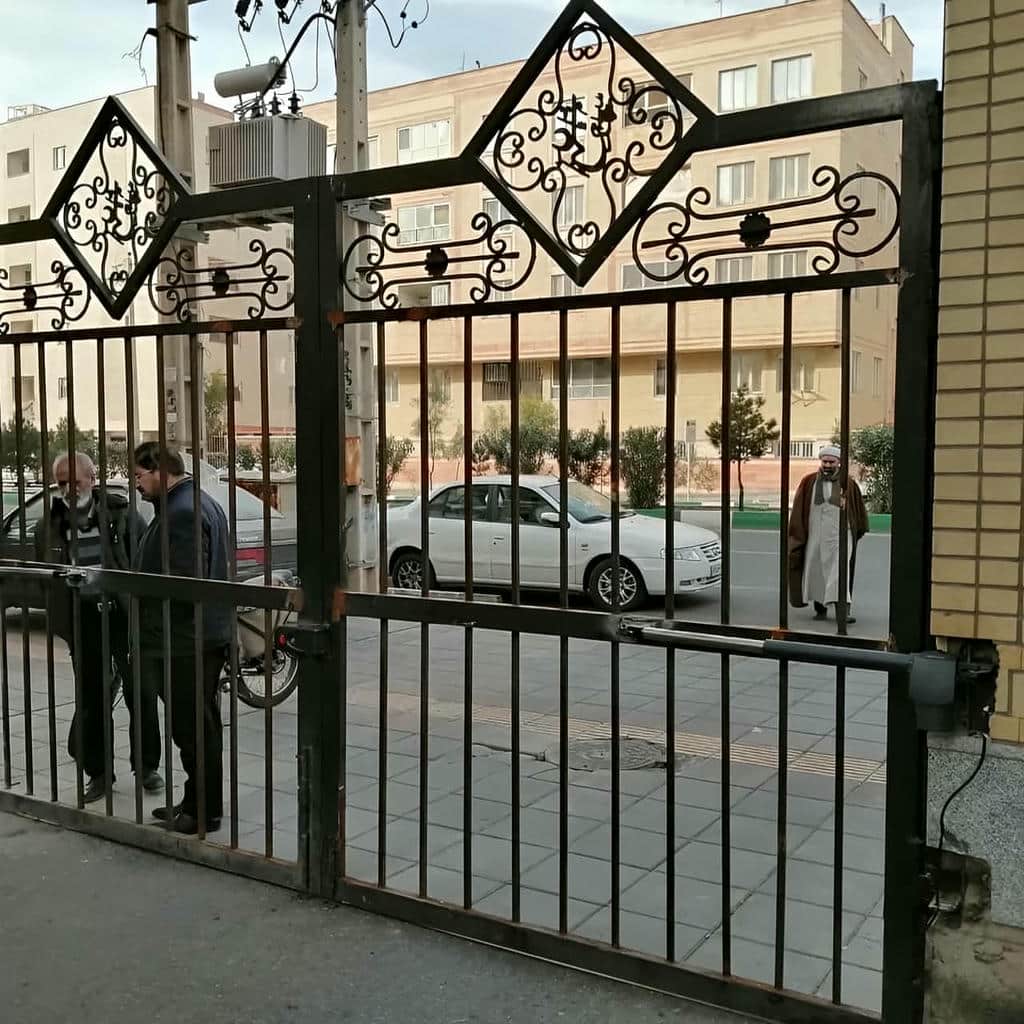 جک پارکینگی با ریموت کنترل و گیرنده مرکزی جک پارکینگی با ریموت کنترل و گیرنده مرکزی