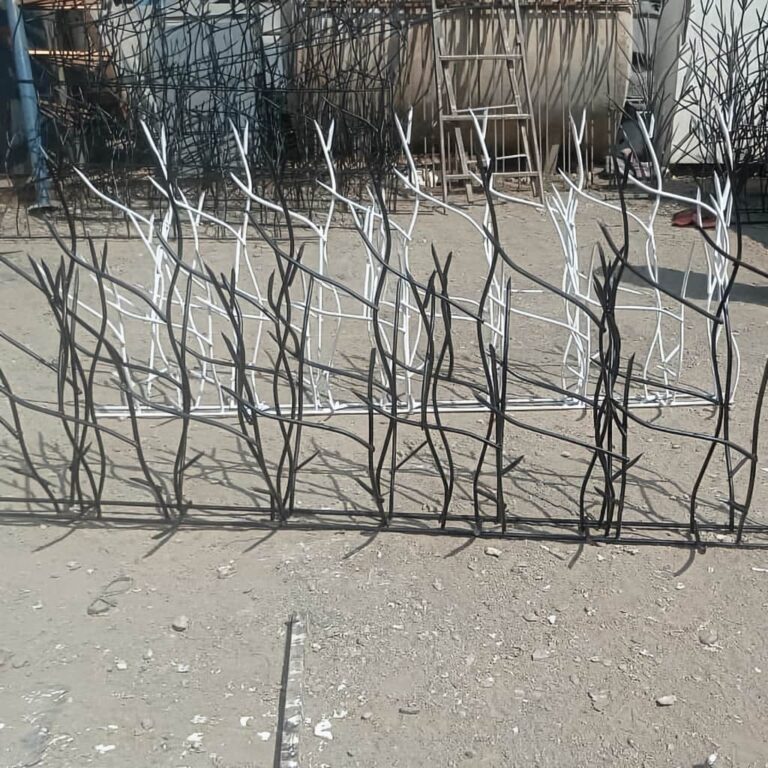 حفاظ شاخ گوزنی خار دار برای دیوار ساختمان و باغ