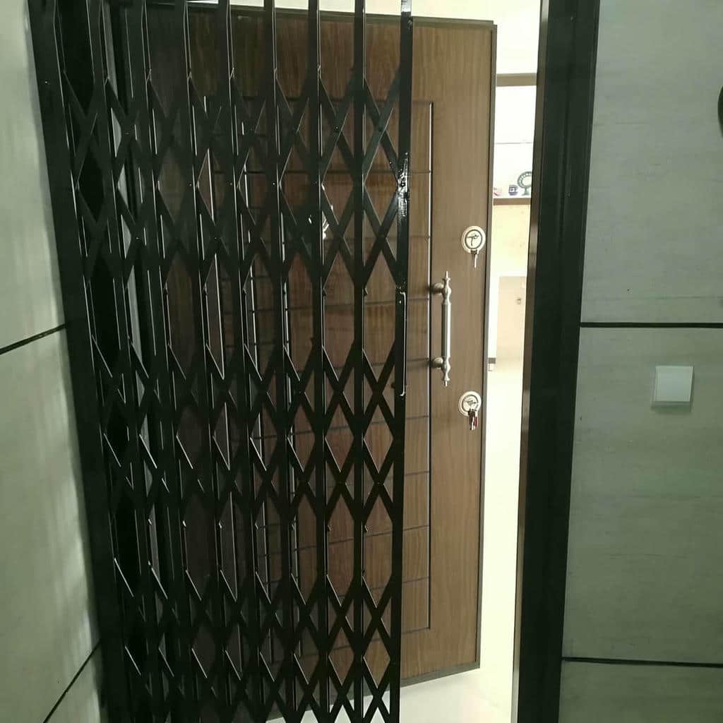 سفارش حفاظ درب آپارتمان ضد دیلم با اتصال تقویت‌شده