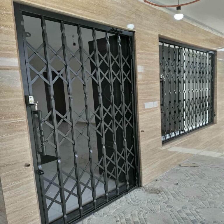 ۱۲ مدل درب آکاردئونی مدرن مشکی ورودی اداری 12 مدل درب آکاردئونی مدرن مشکی ورودی اداری