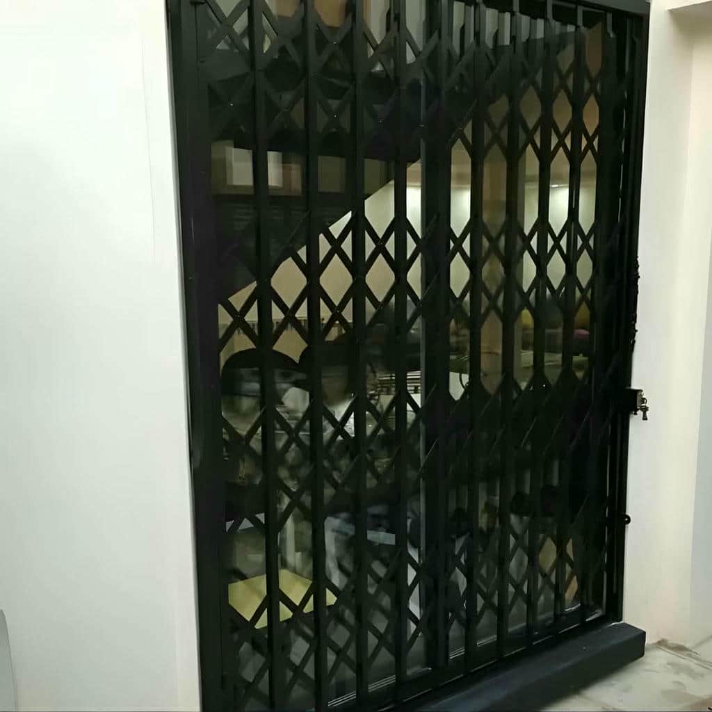 قیمت درب آکاردئونی برای واحد اداری وابسته به متریال و نصب
