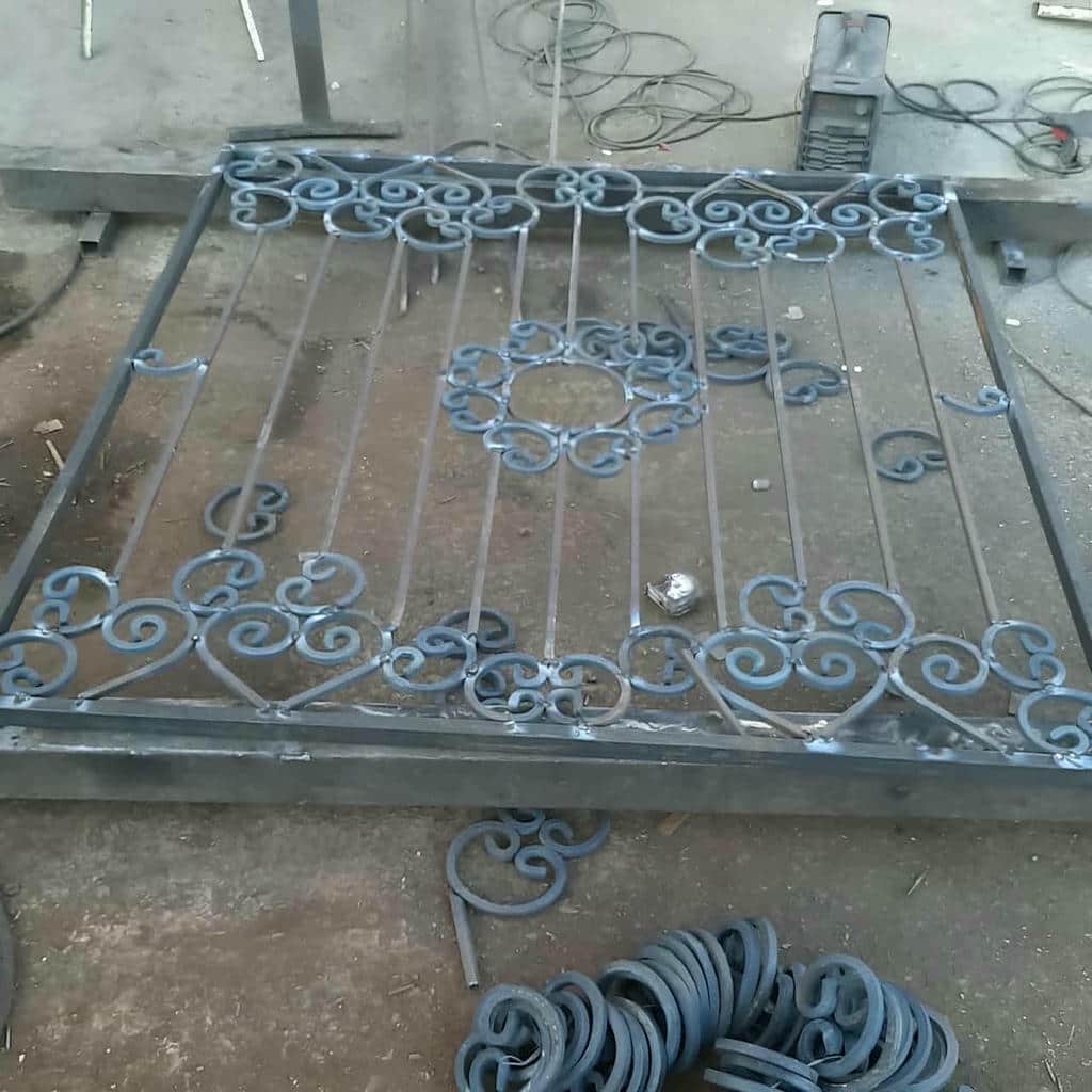 سفارش حفاظ پنجره جای گلدان دار با بررسی ابعاد