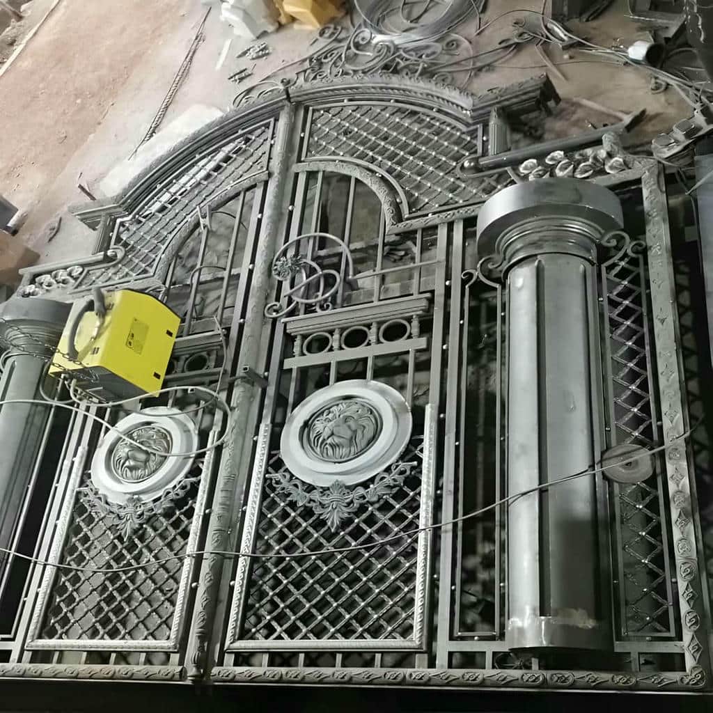 تولید درب پارکینگ برش لیزری طرح هندسی با ورق فلزی مقاوم