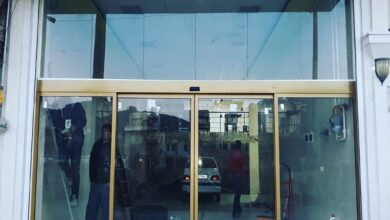 درب شیشه ای اتوماتیک گردان چیست و چه ویژگی هایی دارد؟