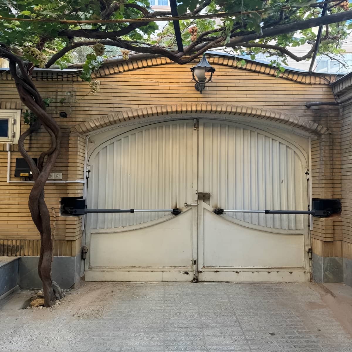 خرید جک درب حیاط
