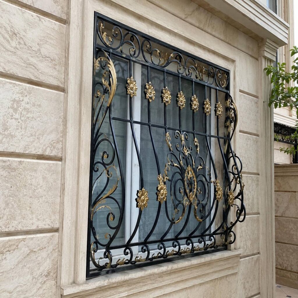 حفاظ پنجره فرفورژه مناسب فضای کم عرض