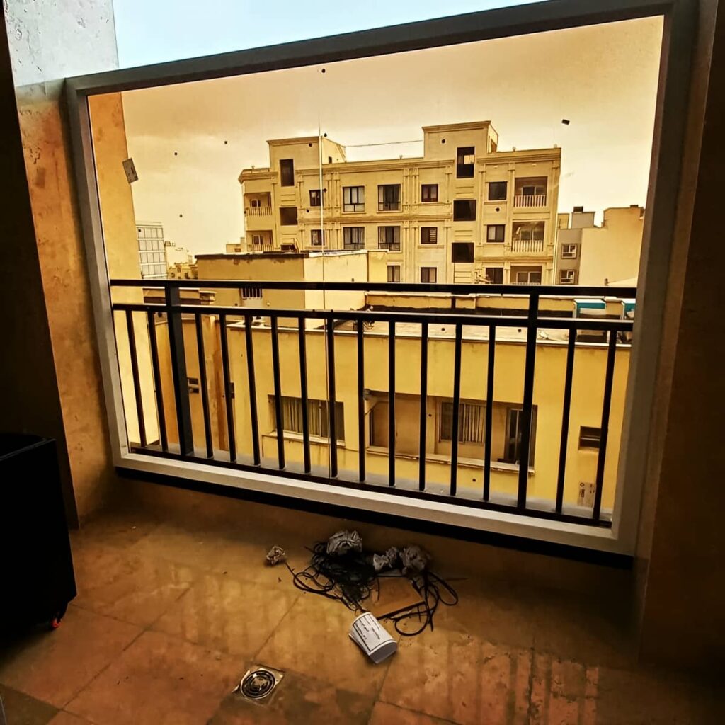 نرده چوبی راه پله مناسب ساختمان مسکونی