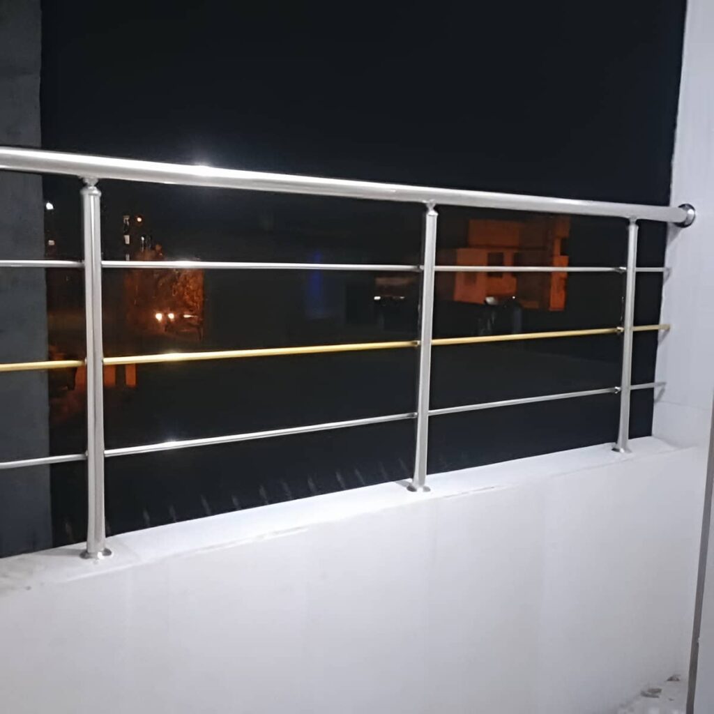نرده دوبلکس متریال فلزی با دوام