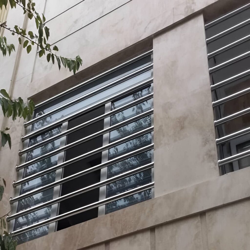 حفاظ پنجره ضد سرقت با رنگ مشکی