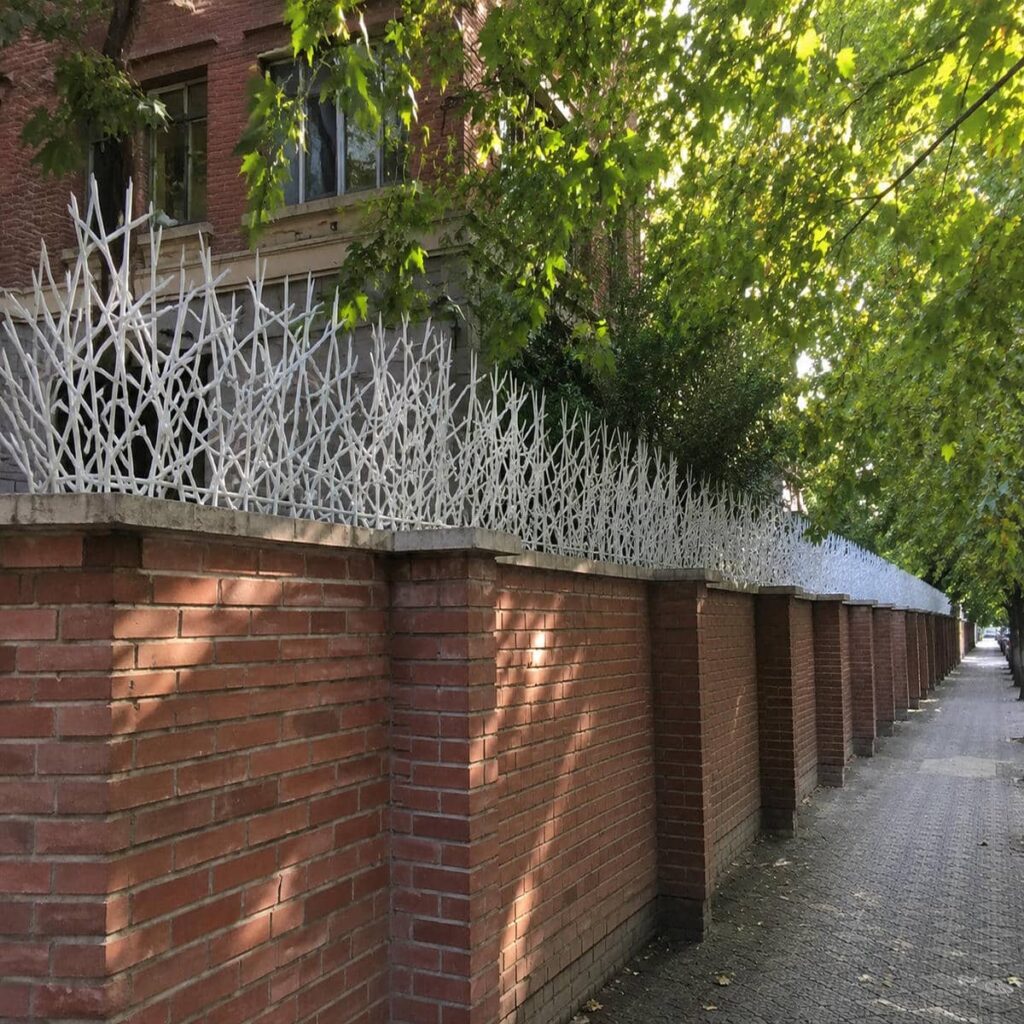 حفاظ شاخ گوزنی آبشاری با طراحی مدرن
